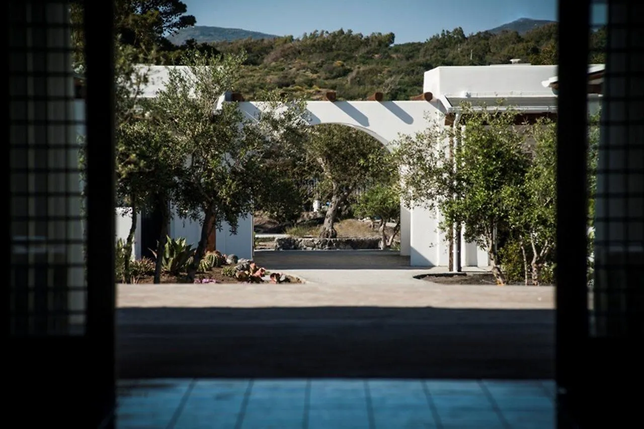 Mari Del Sud Resort Vulcano  Italy
